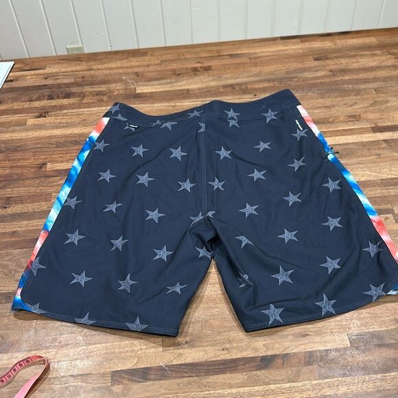 Mirage Star and Tye Dye 4 Way Stretch Boardshort Size 31 never worn - Picture 10 of 11